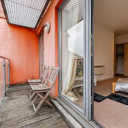 Private Room In Cardiff City Center Εξωτερικό φωτογραφία