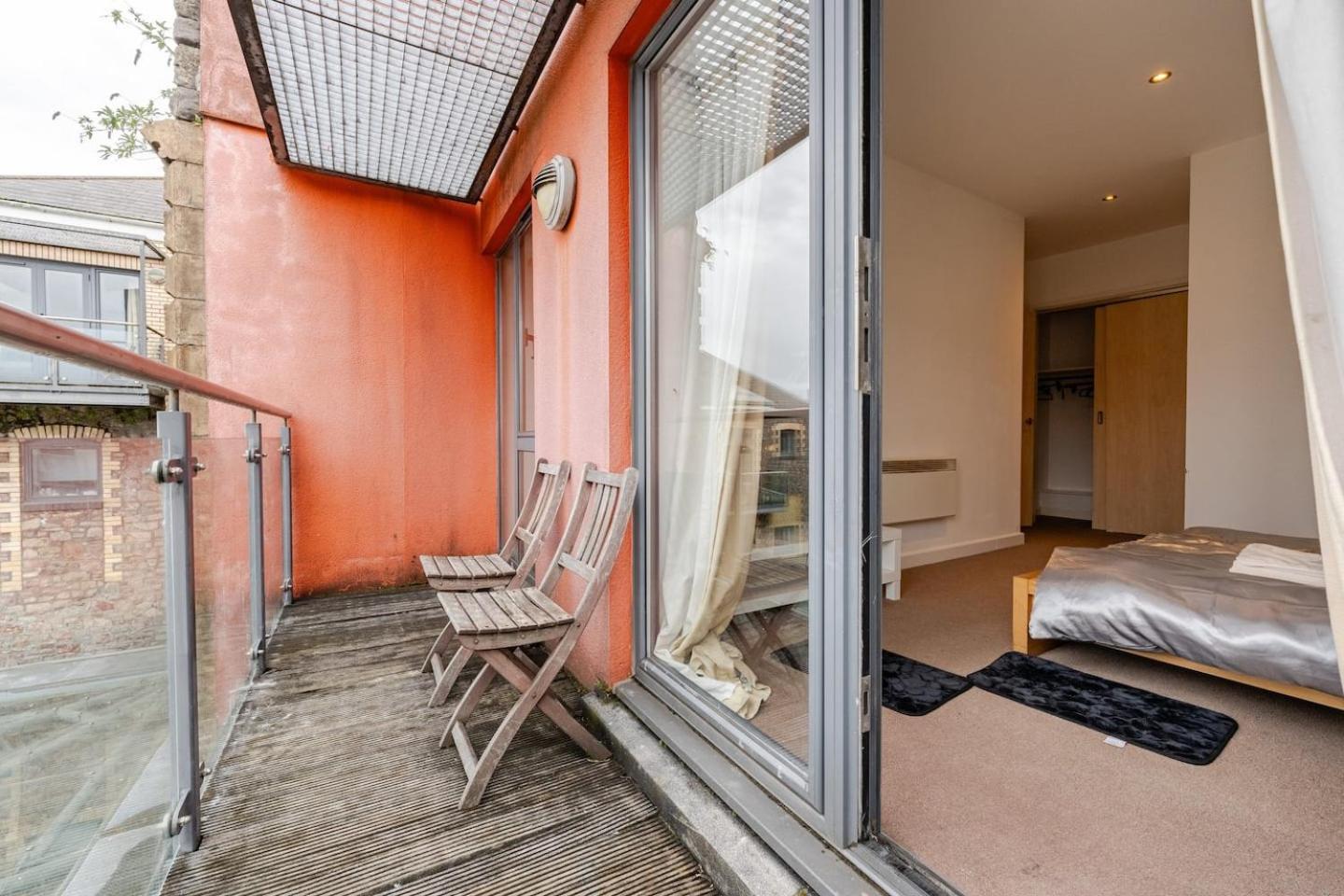 Private Room In Cardiff City Center Εξωτερικό φωτογραφία